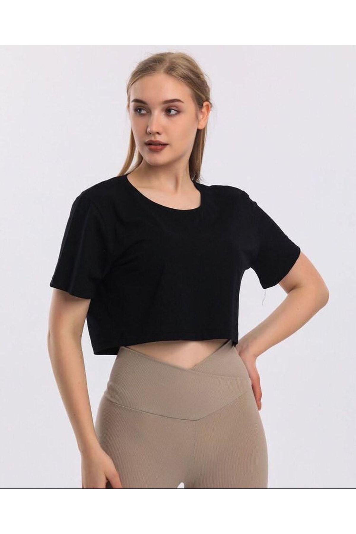 Bisiklet Yaka Siyah Kısa Kollu Crop Tişört